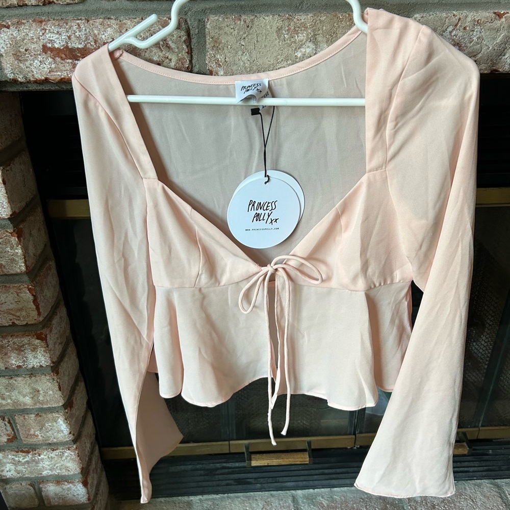 NWT Princess Polly Light Pink blouse with tie-front‎ Flowy long sleeves Size 4 - Picture 2 of 8